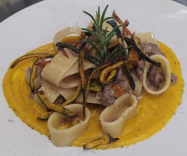 Calamarata di Gragnano I.G.P. con Salsiccia di Bra e Zucca Delica