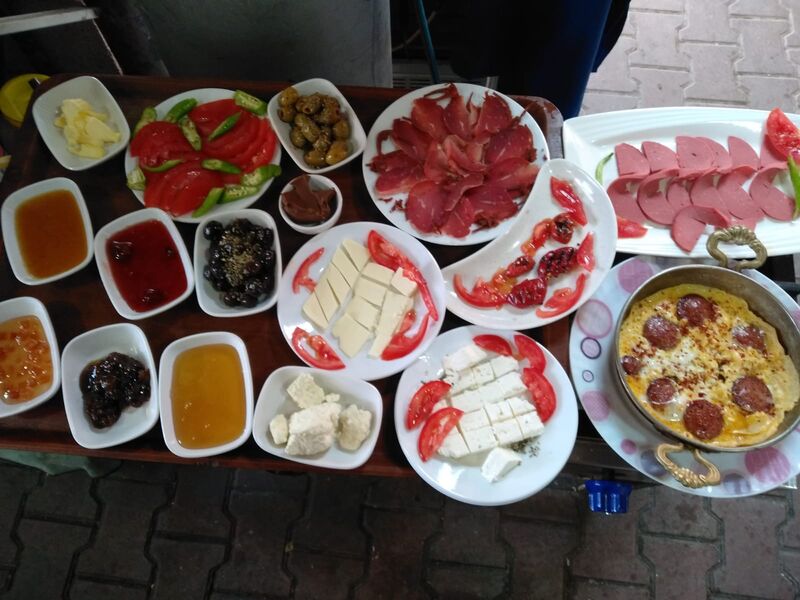 Güzel bir KAHVALTI sabahın huzurdur huzurudur