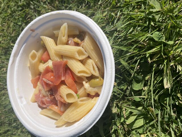 Bowl pates serano, olives, tomates