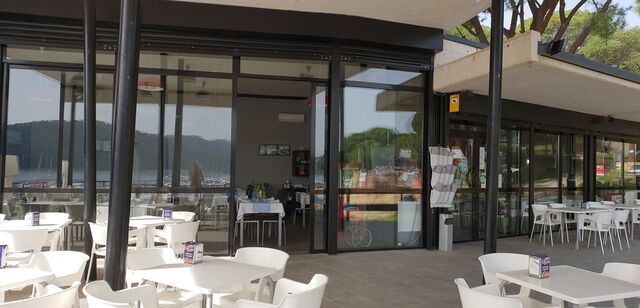 SALON TOTALMENTE ABIERTO 