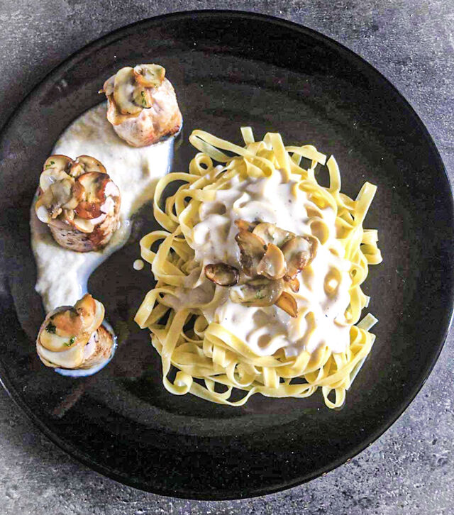 • BALLOTINES DE VOLAILLE / TAGLIATELLES •
La Botellerie c'est aussi un service Traiteur. Pensez-y pour vos évènements!