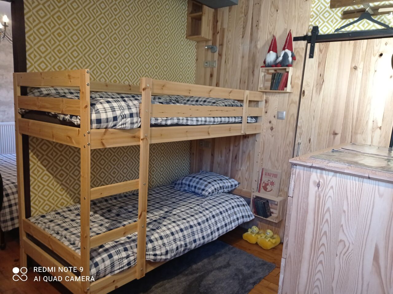 Chambre familiale côté enfants, lits superposés 90 x 200