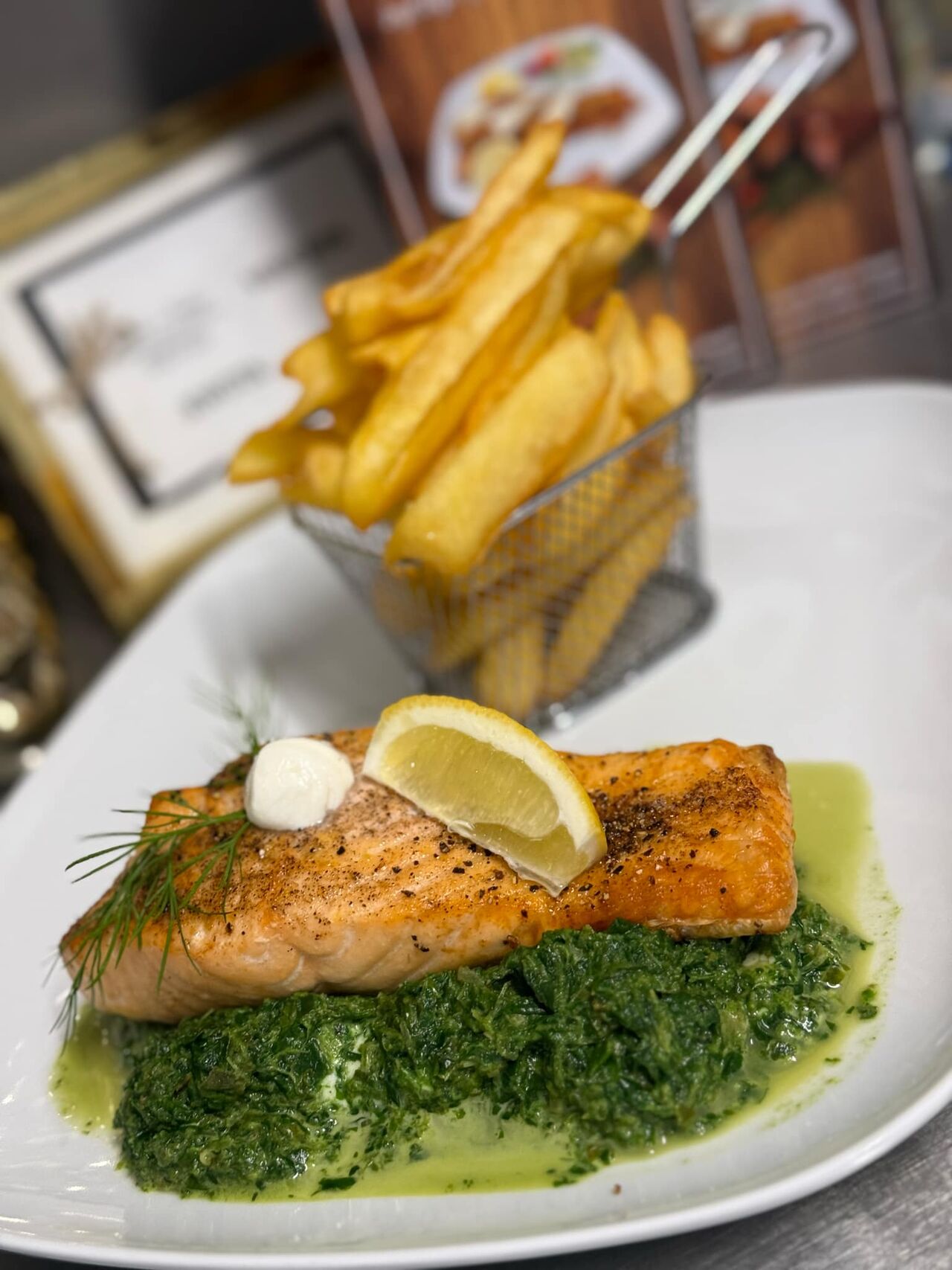 Łosoś ze szpinakiem 