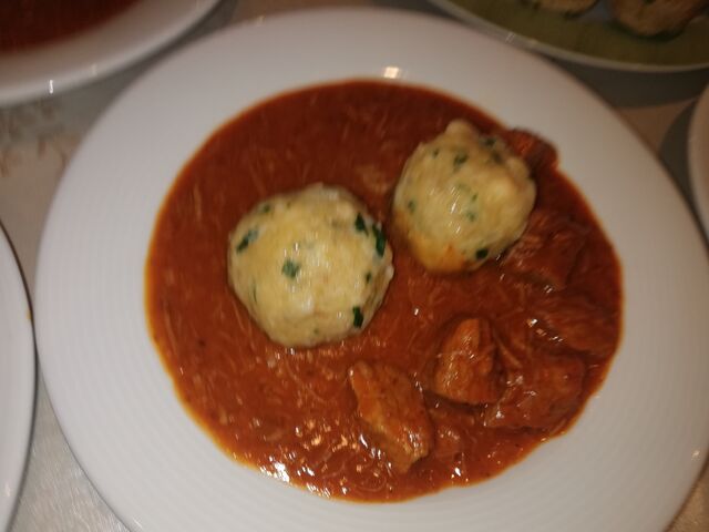 selbst gemachte Semmelknödel 