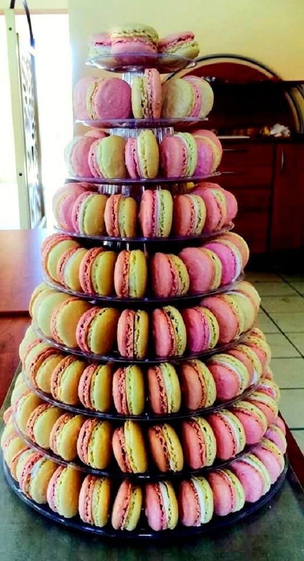 Pyramide de 200 macarons