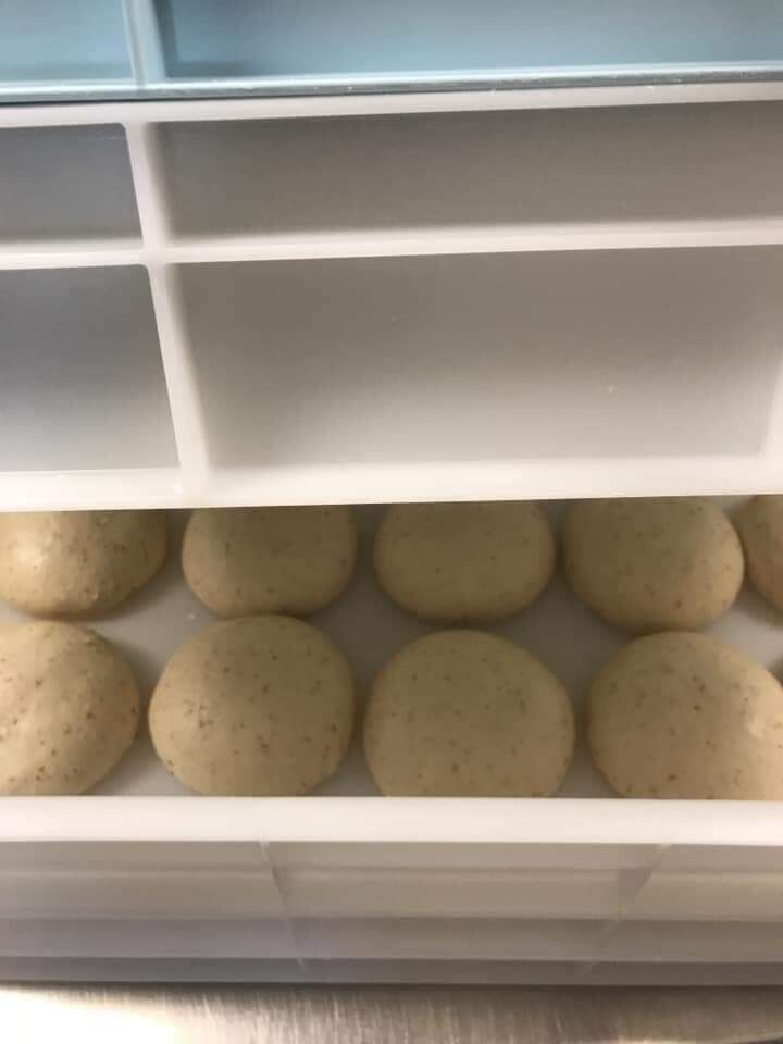 Al onze bolletjes worden met de hand gemaakt