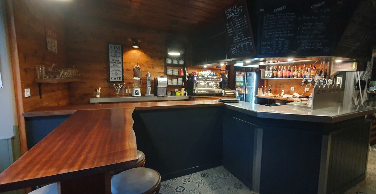 le nouveau comptoir en Acajou