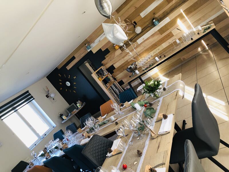 Salle principale rénovée et climatisée 2019