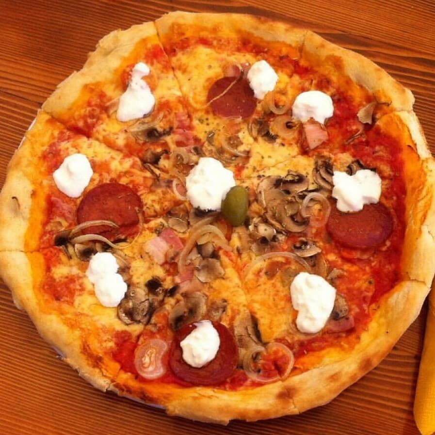 Pizza Gurmanska, definitivno jedna od naših favorita!