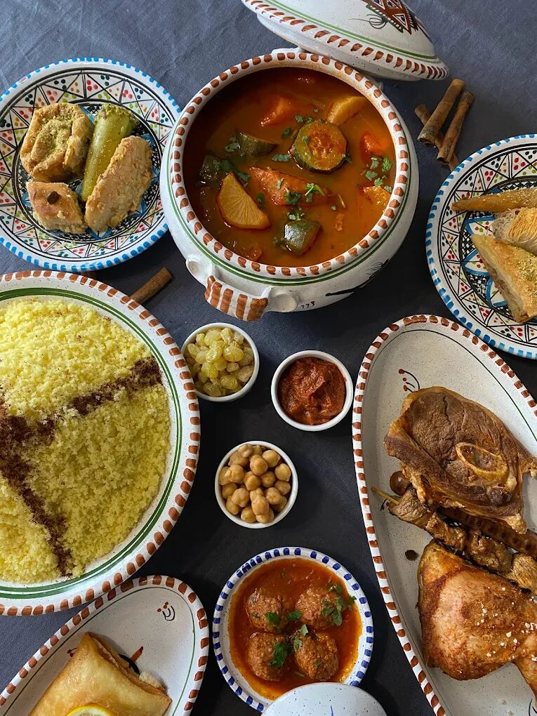 cous cous con carne e verdure. dove mangiare a rouen