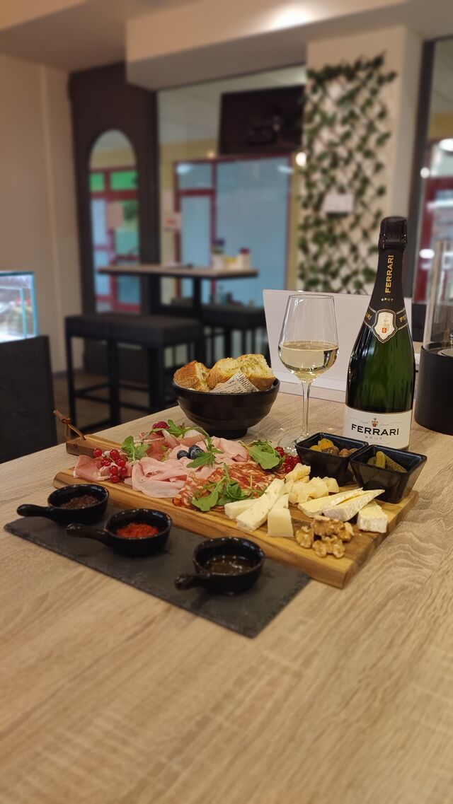 Tagliere di salumi e formaggi