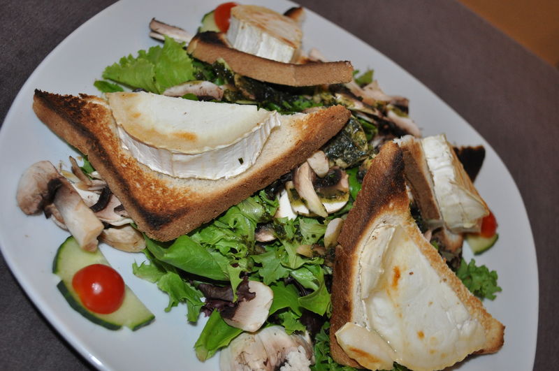 hot goat cheese salad
salad de chevre chaud