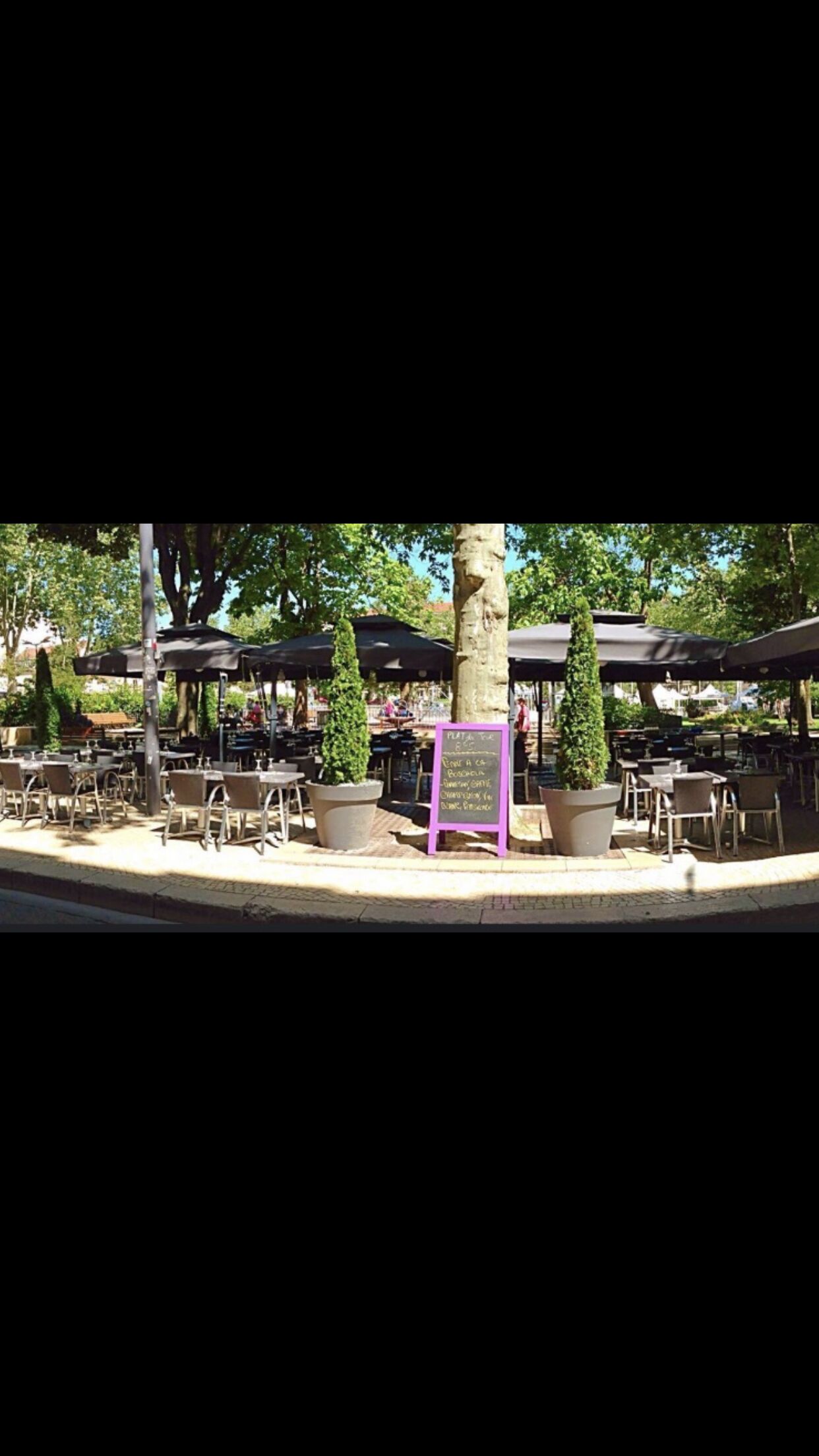 Notre terrasse a revêtu sa parure d'été