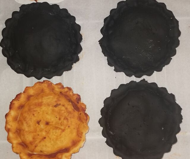 Tielle et tielle à l'encre de seiche
3 euros pièce
