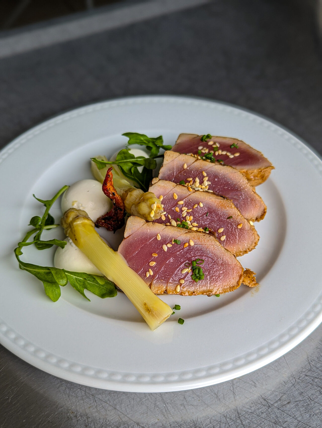 Tataki de thon, déclinaison d'asperges
