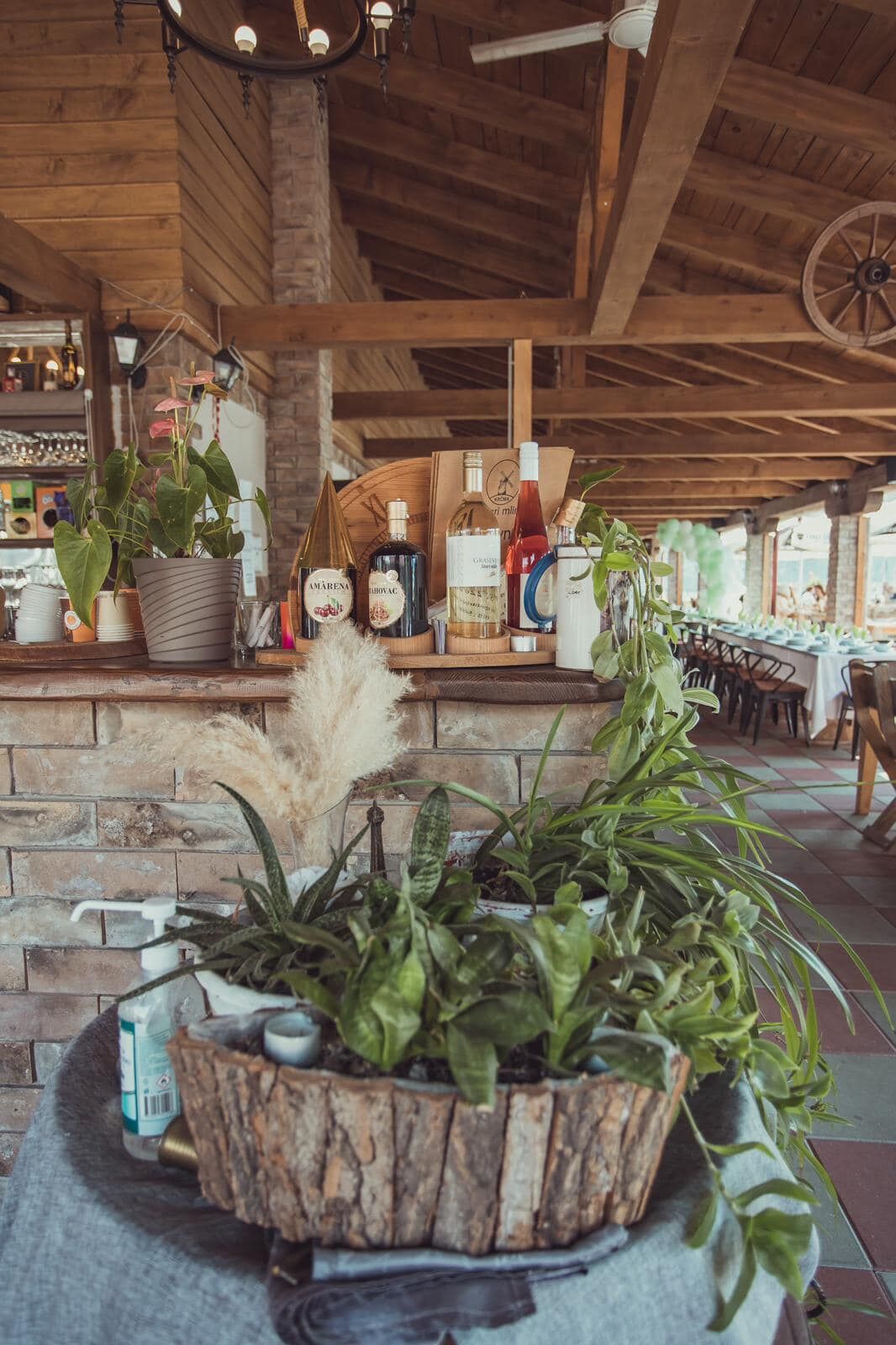 Nova zatvorena i grijana terasa 2025 sa pogledom na Dunav