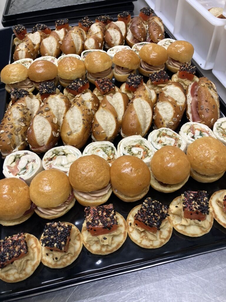 COCKTAILS EN LIVRAISON OU AVEC SERVICE 