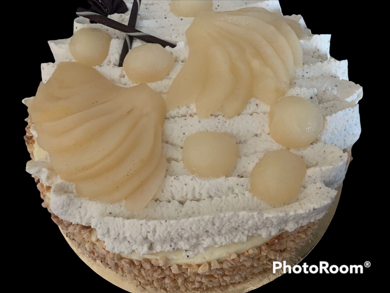 POIRIER
Poires aux sirop maison
Biscuit génoise imbibé sirop maison
Crème mousseline vanille 