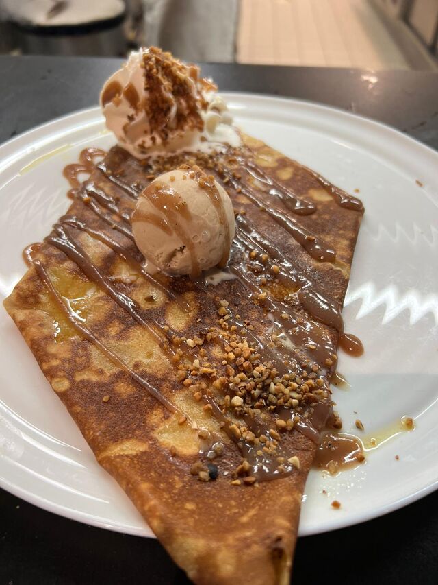 Ecureuil
Crème de marron, Glace noisette, Chantilly, Pralin