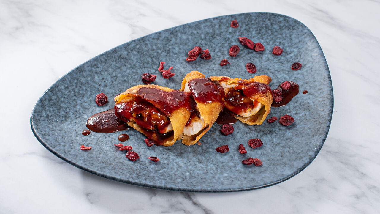 Cheddaros vörösáfonyával töltött jércemell 