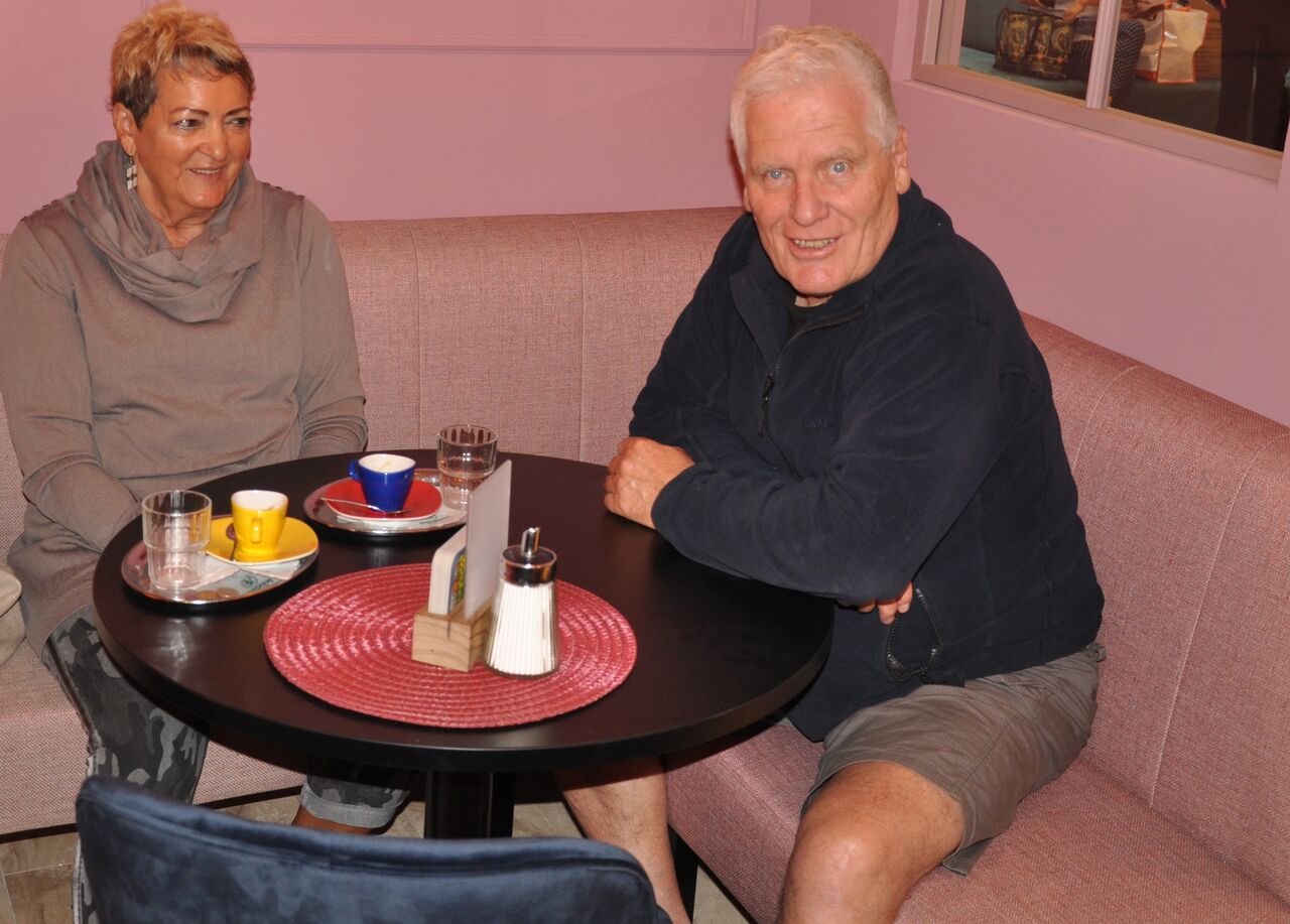 und wieder Freunde als Stammgäste...