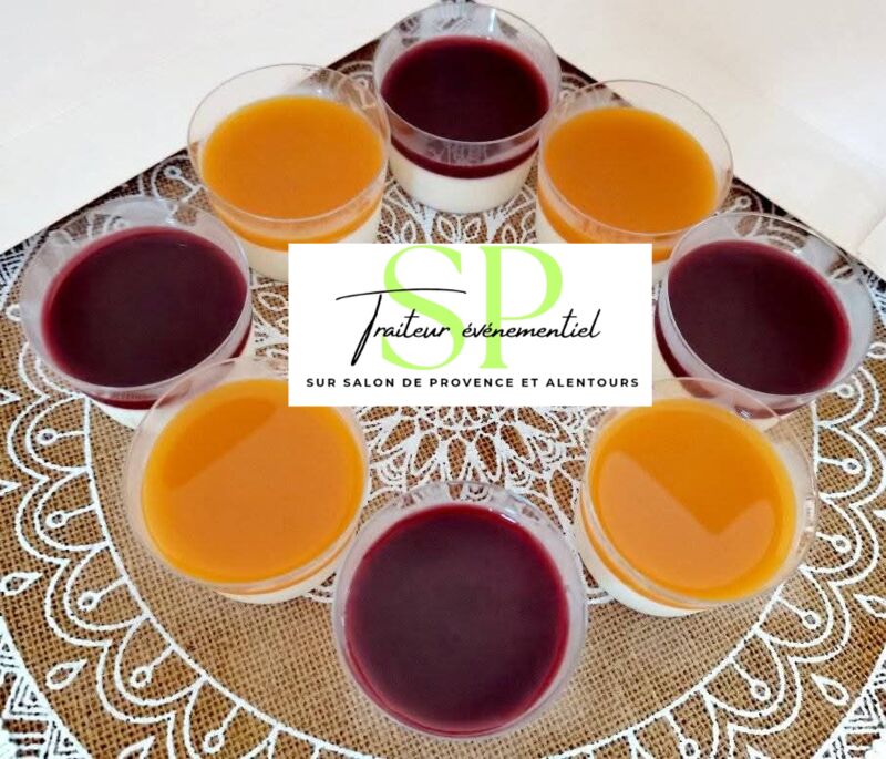 Pana cotta fruits exotique et fruits rouges 