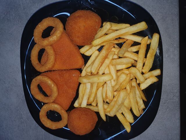 Vega tál ajándék üdítővel
1590 Ft