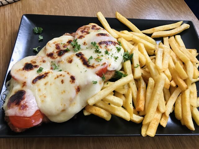 Tagesessen:Schnitzel Tomate-Mozzarella 