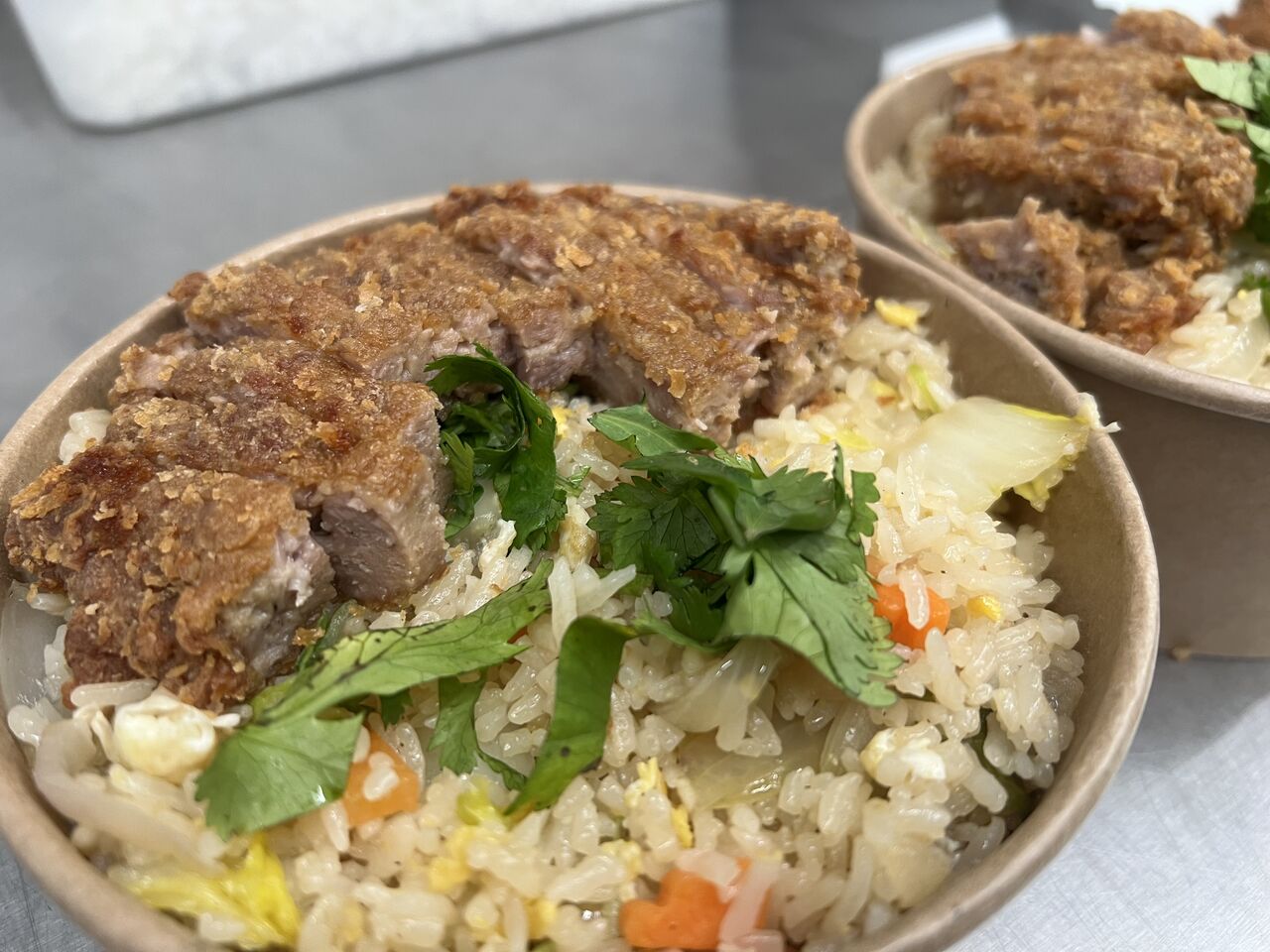 Khao pad thaï et son crunchy de porc 