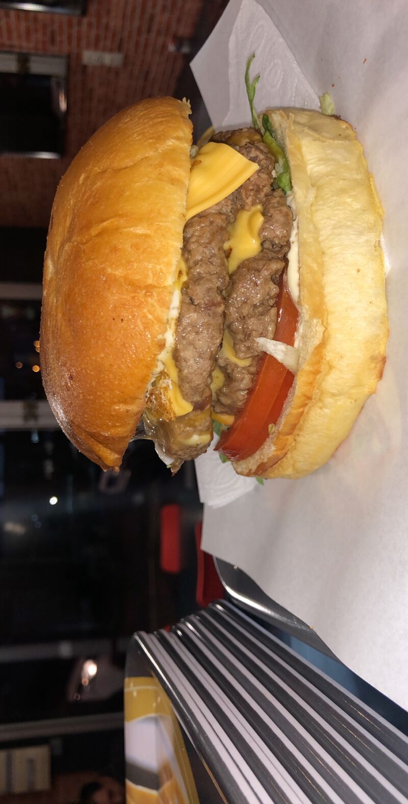 Double Burger supplément Eggs
200g de viande. 