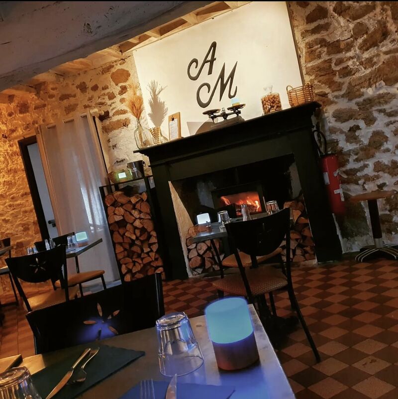 La Salle au Coin du Feu 