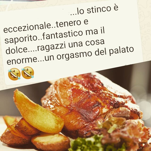 Stinco di maiale cotto nel forno con birra artigianale,la carne e morbidissima, viene massaggiata per 24 ore 🔝 