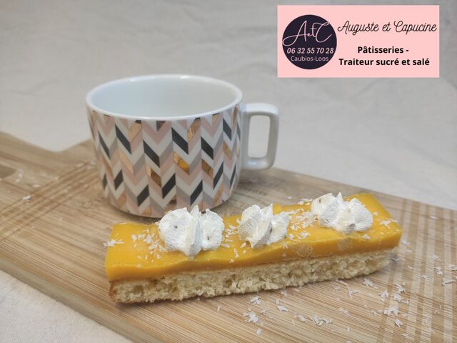 Part finger d'Exotique (gâteau noix de coco, crémeux fruits exotiques et crème fouettée vanille) 3 €