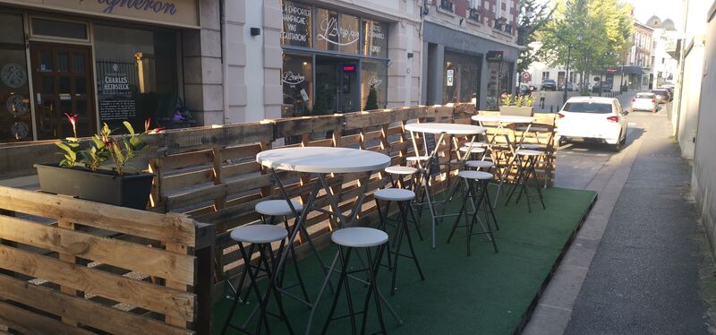 La terrasse en saison estivale 