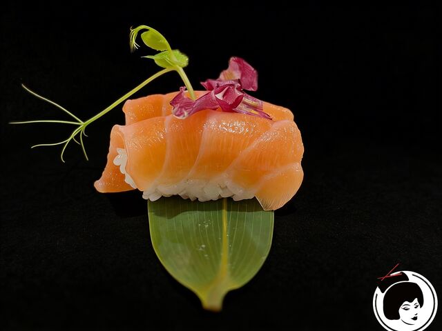 nigiri sake 