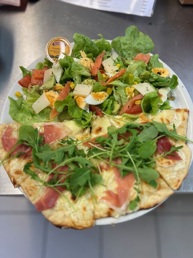 demi pizza salade