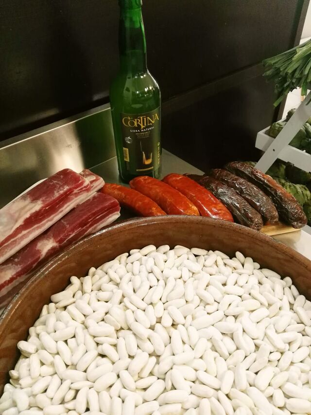 Producto recién llegado de Villaviciosa, para elaborar una auténtica Fabada Asturiana