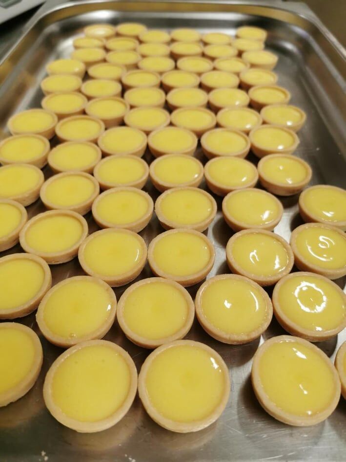 Préparation tartelettes au citron meringuées