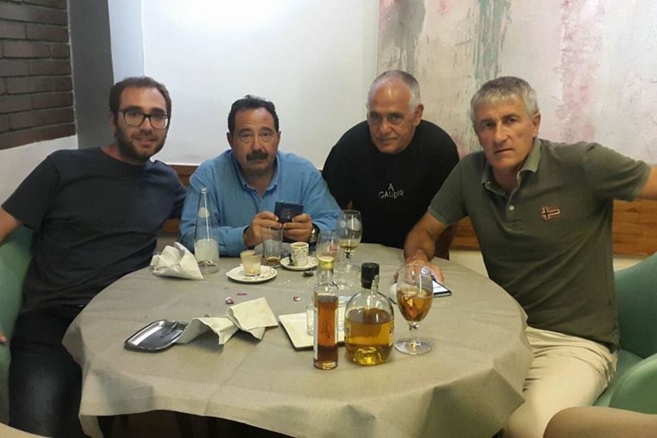 EXCELENTE DELANTERA