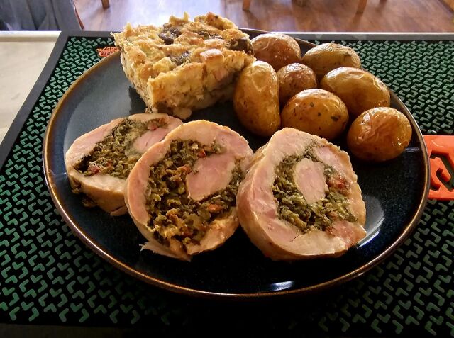 Velikonoční menu - kuřecí roláda s nádivkou, grenaille