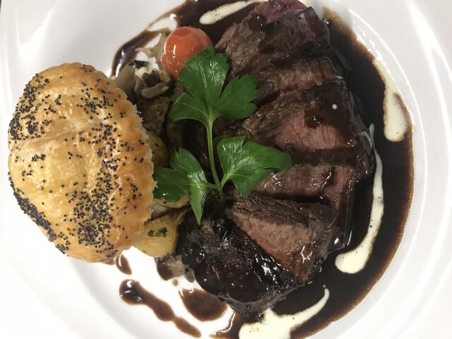 Filet de bœuf feuilleté pomme de terre et champignons 