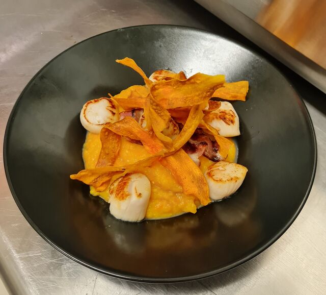 Noix de saint jacques et purée de butternut 