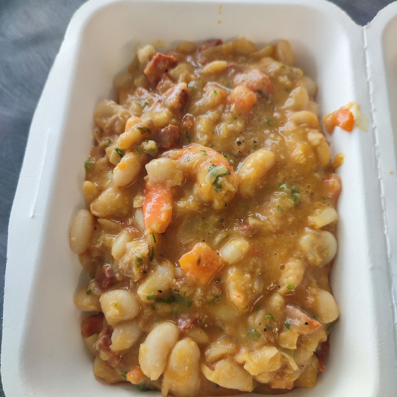 Mogettes de Vendée label rouge version terre/mer: crevettes, moules, calamars, maquereau fumé au poivre, chorizo