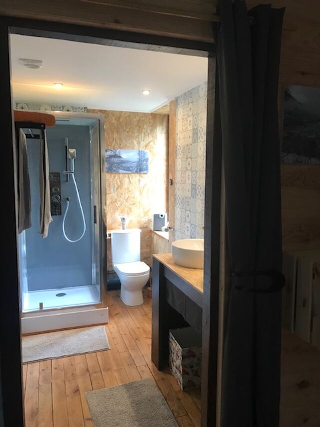 Salle de bain piste noire.