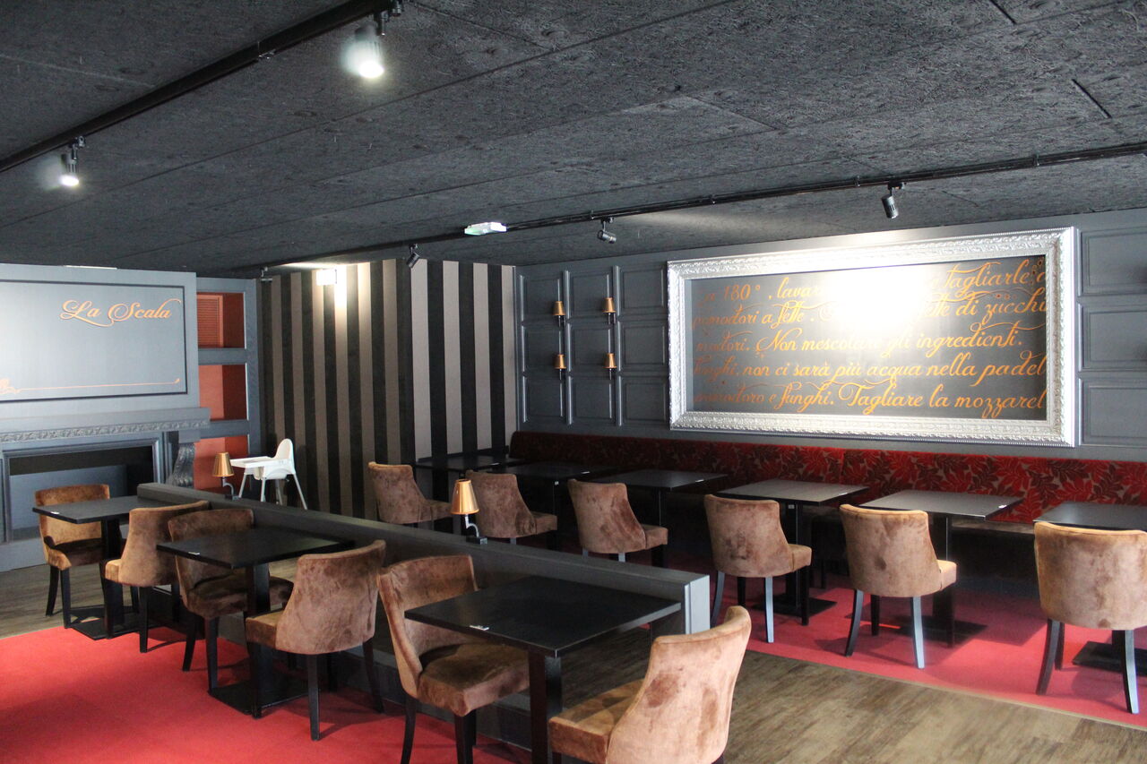 Au premier étage du restaurant.