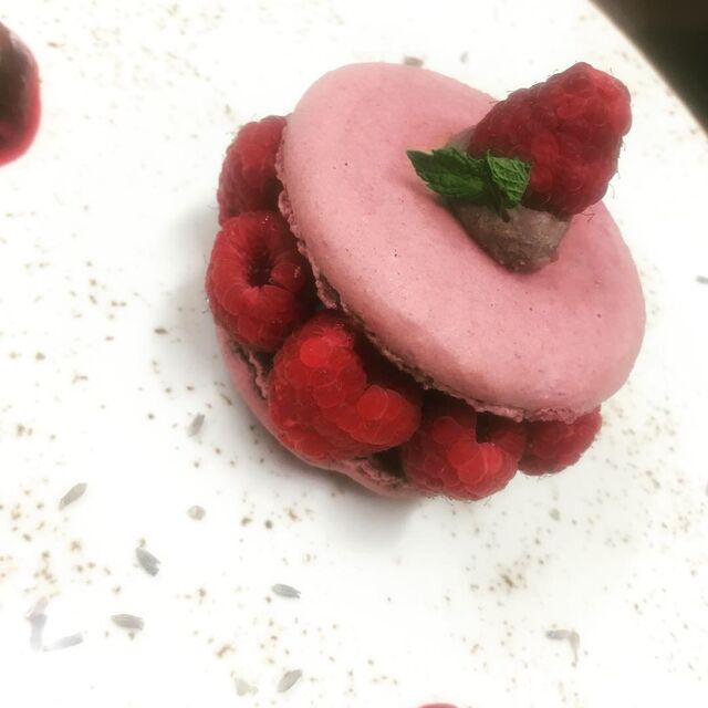 Macaron al piatto
