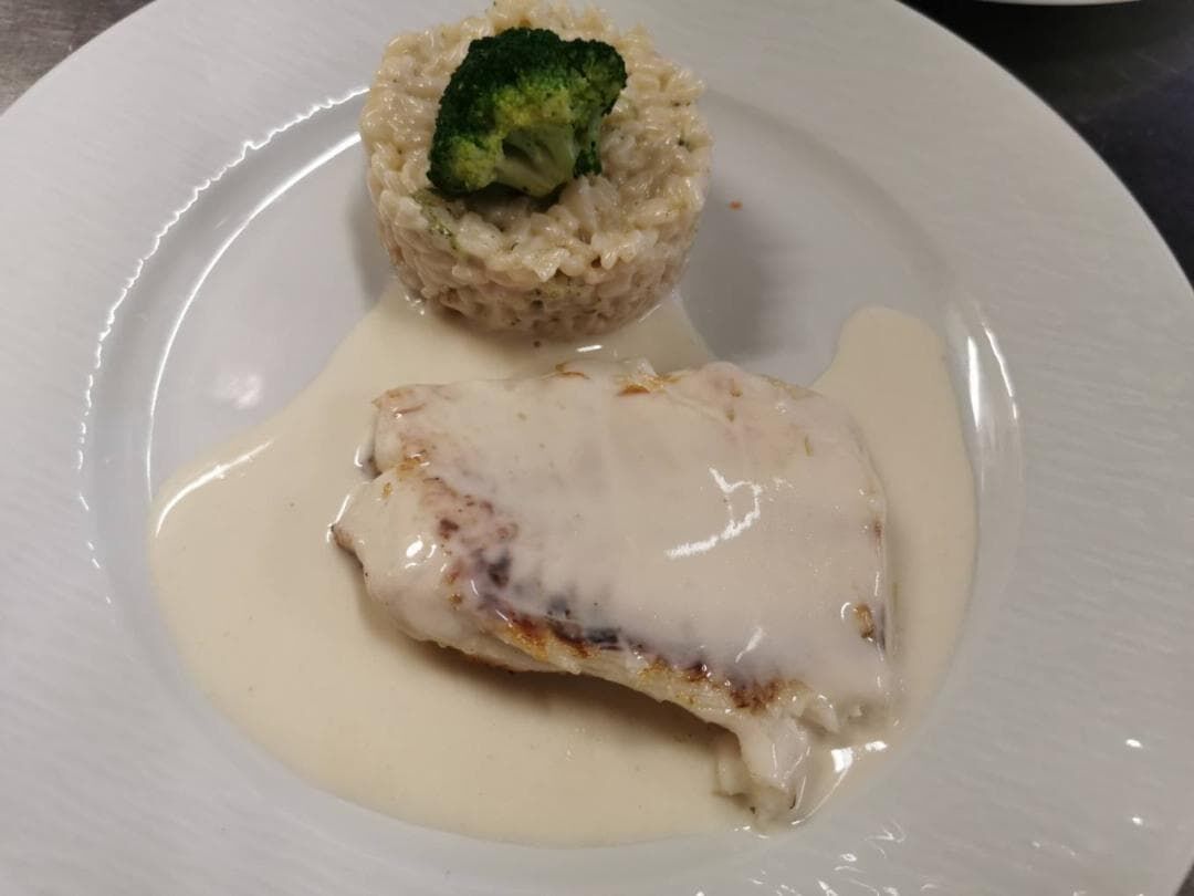 Filet d'empereur, sauce champagne et son risotto aux brocolis