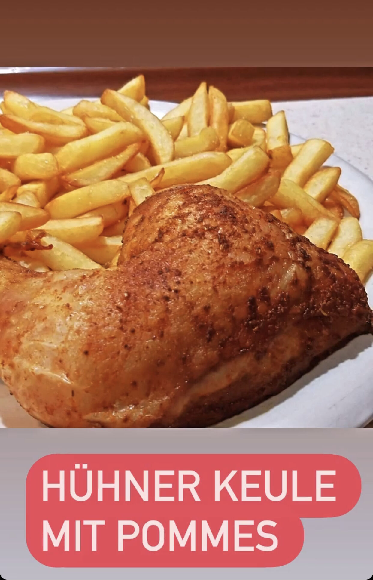 Hühner Keule mit Reis , Salat oder Pommes 