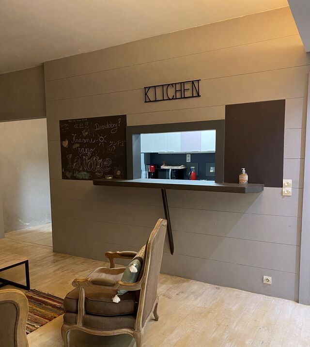 salle commune et cuisine