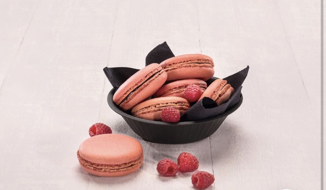 Macarons
-Framboises
-Pistache
-Vanille
-Cafe